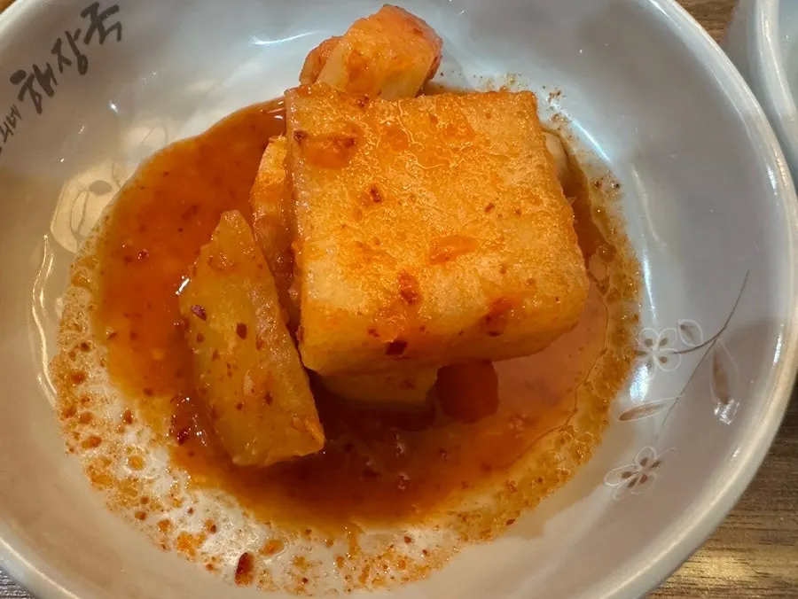 Generously cut kkakdugi side dish