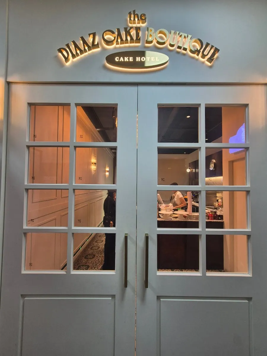 The 2nd floor of the Ingye-dong building where Diaz Cake Boutique is located