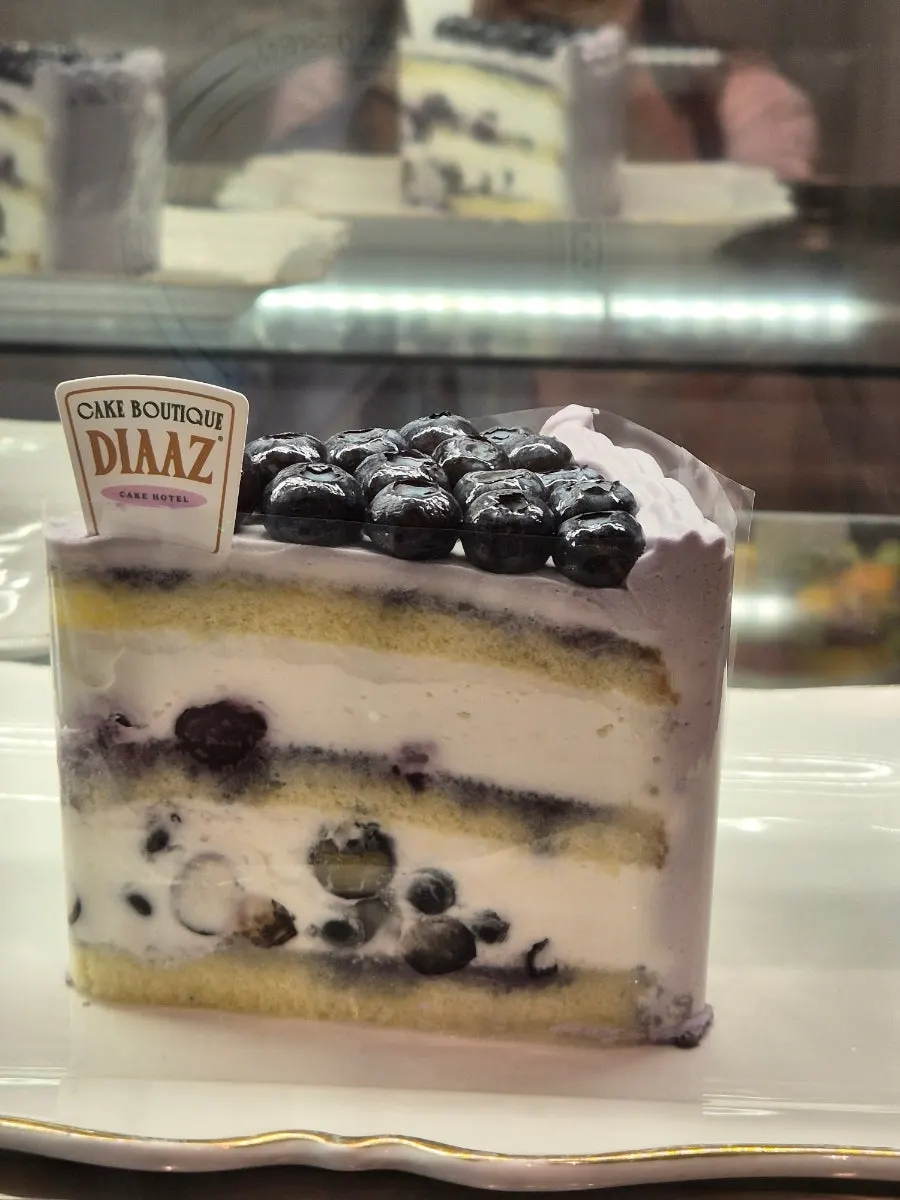 Fig whipped-cream cake with layers of figs