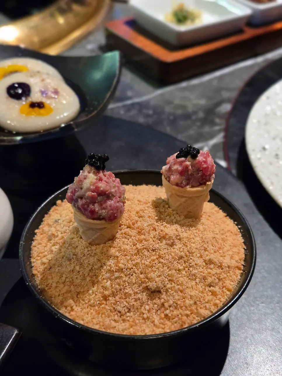 참치 타다끼 등 한입 핑거푸드 접시