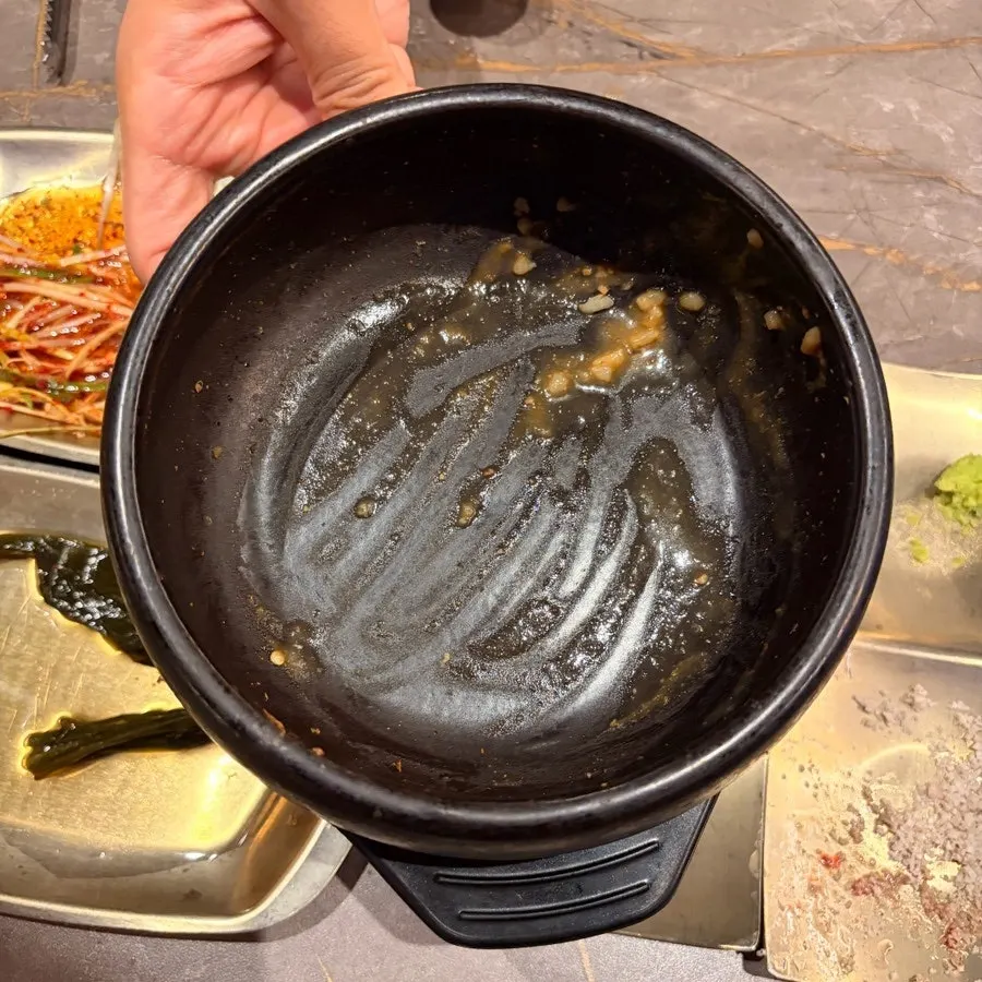 Grilled hanwoo served alongside doenjang sulbap
