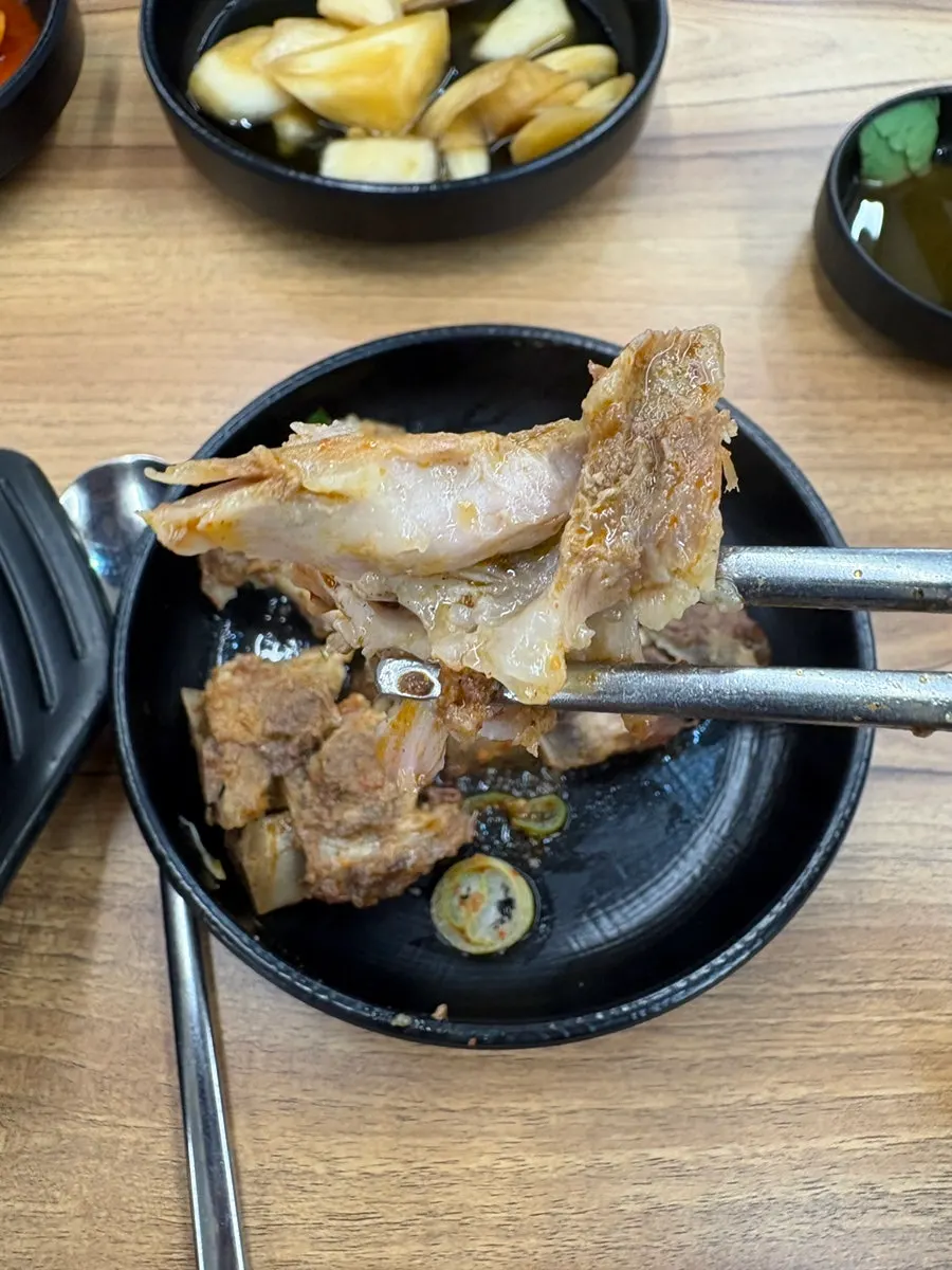 뼈에서 떨어진 부드러운 살코기
