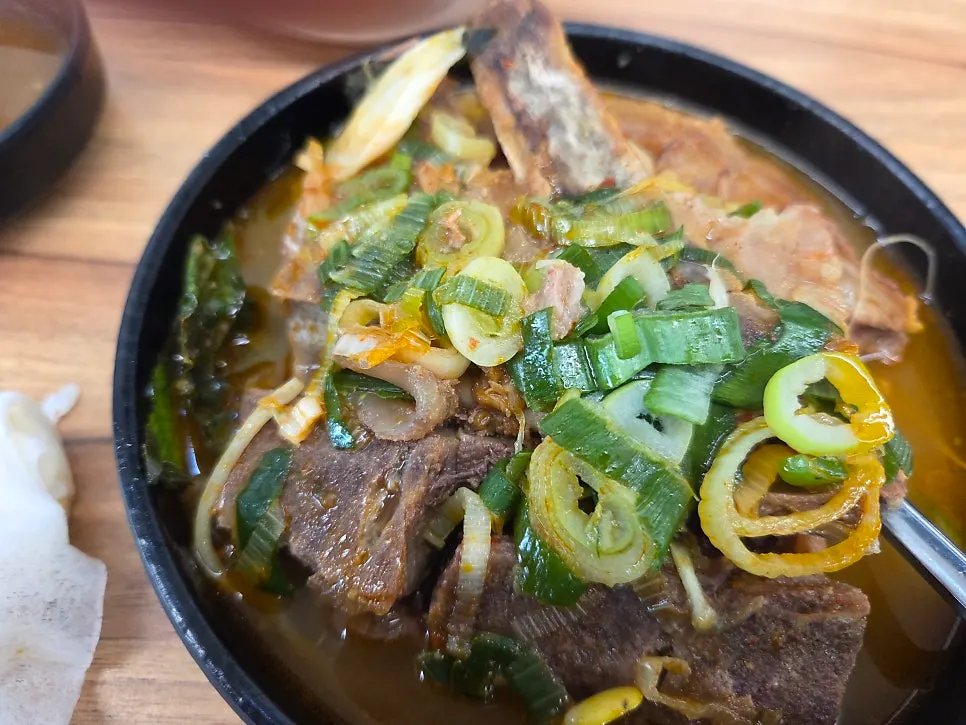 Meat picked off the gamjatang bones