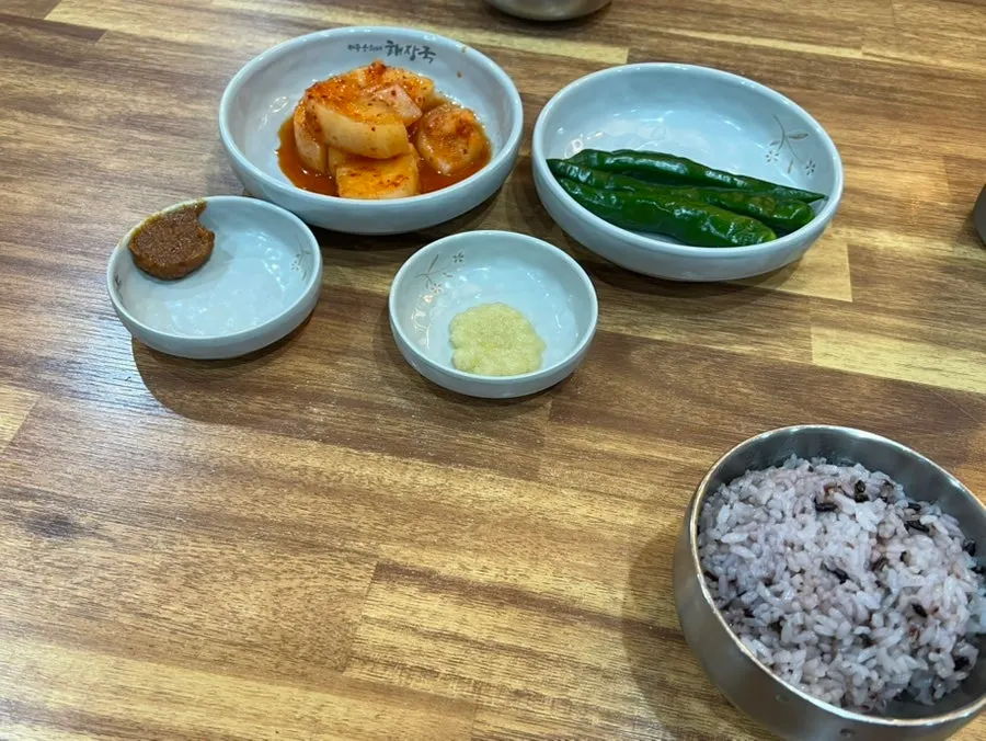 Clean basic table setting for the soup meal