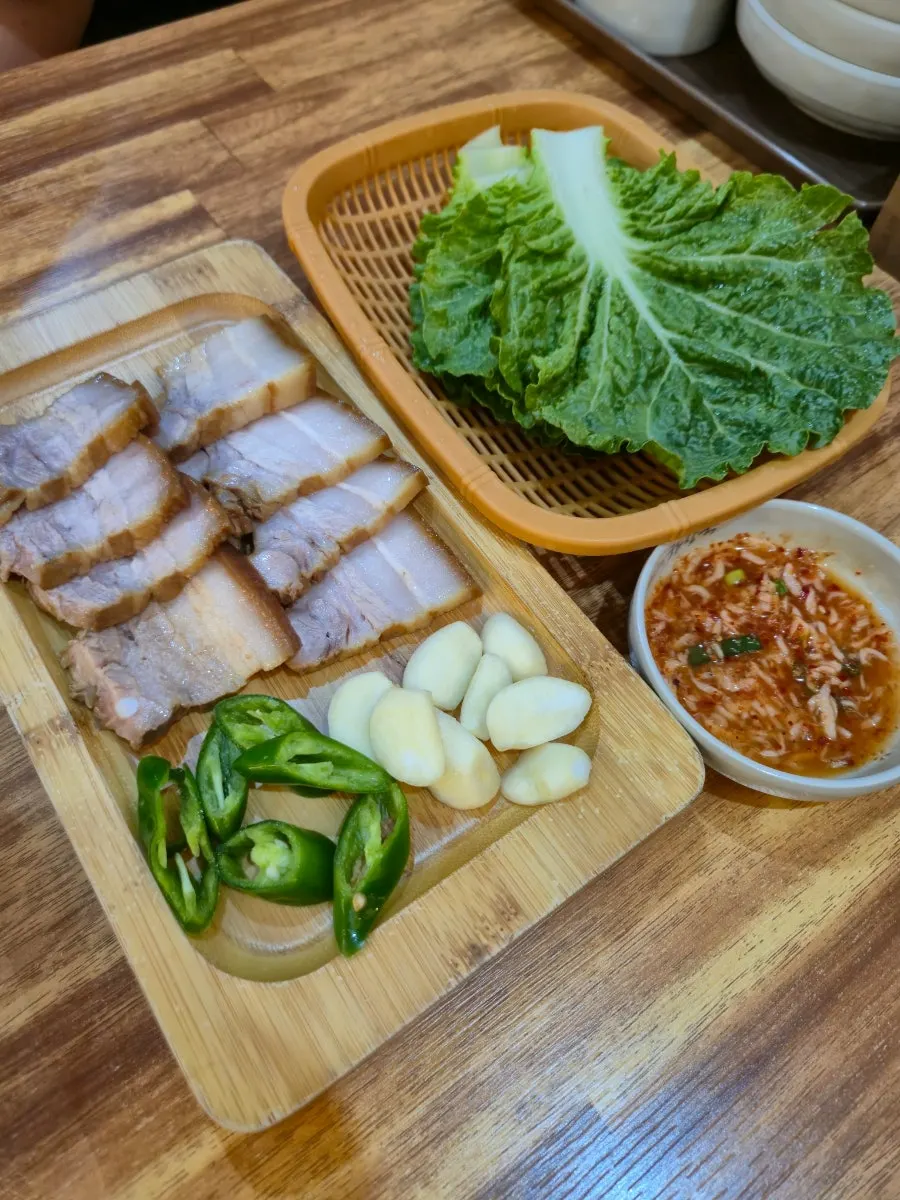 A plate of dombe pork, small size (120g)