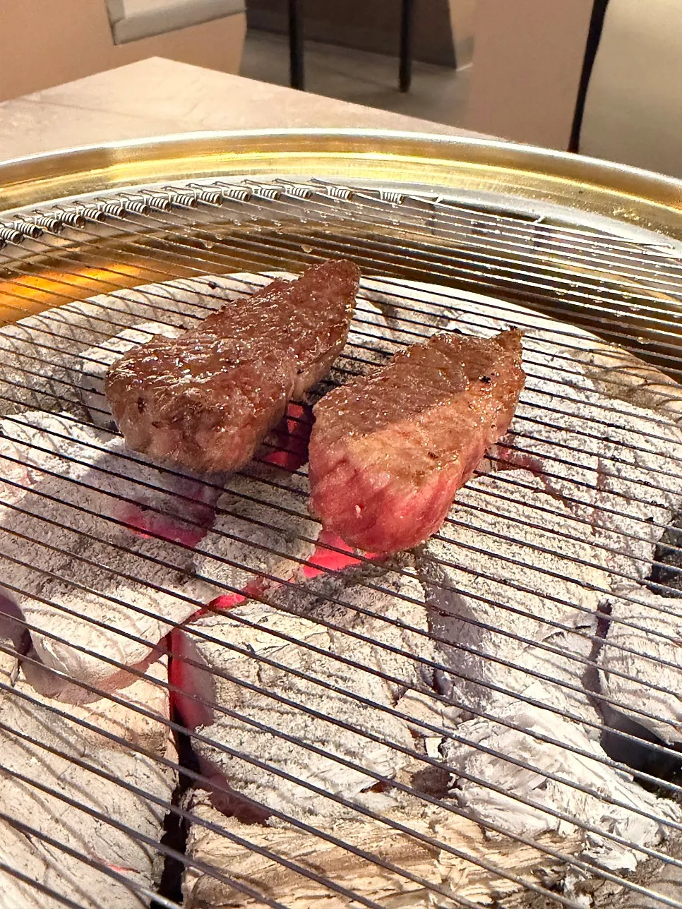 Hanwoo chuck flap tail on the grill