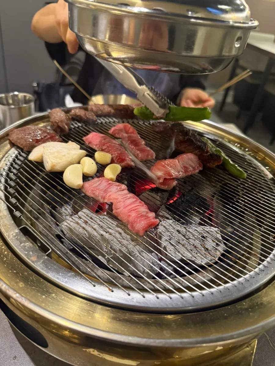 Plate of assorted hanwoo cuts