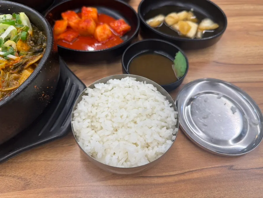 Ugeoji pork bone soup eaten together with rice