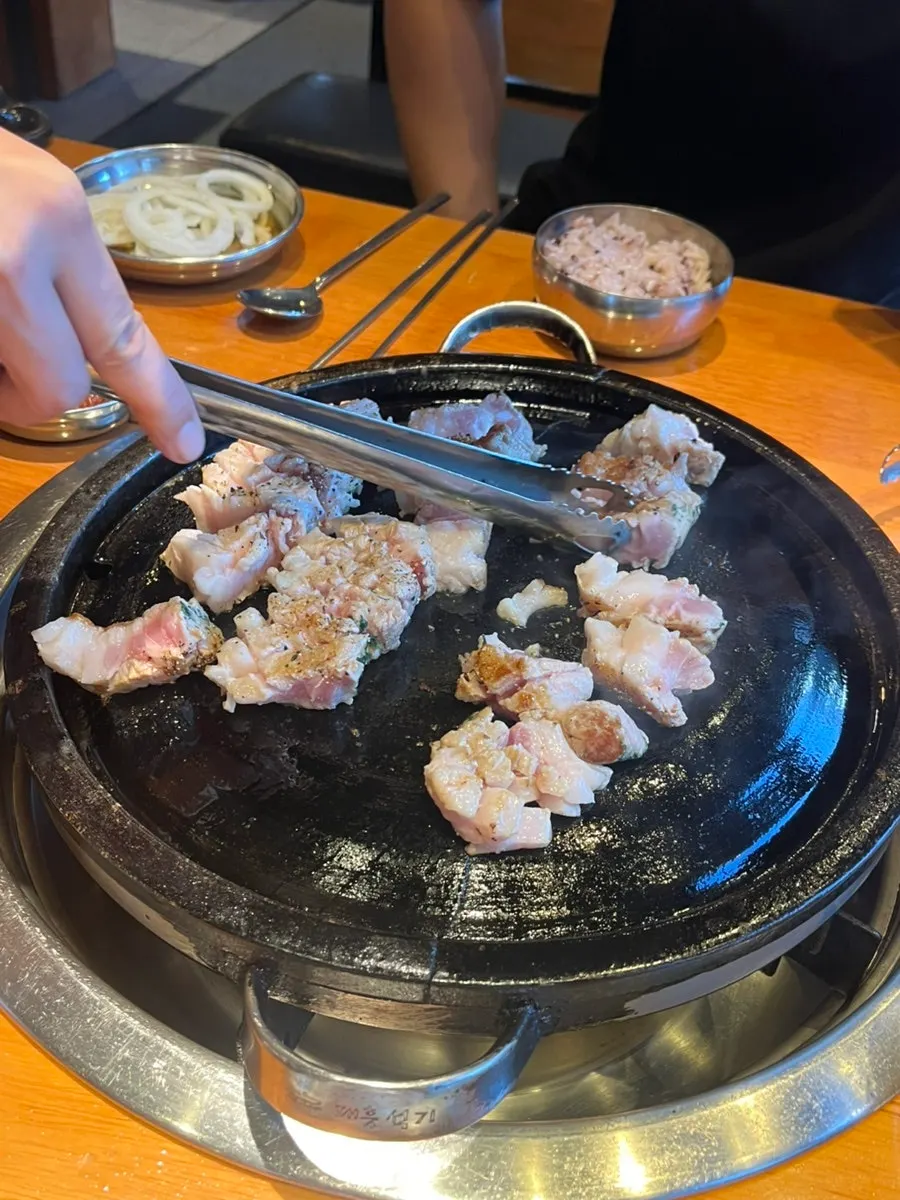 Knife-cut pork belly with just-right thickness