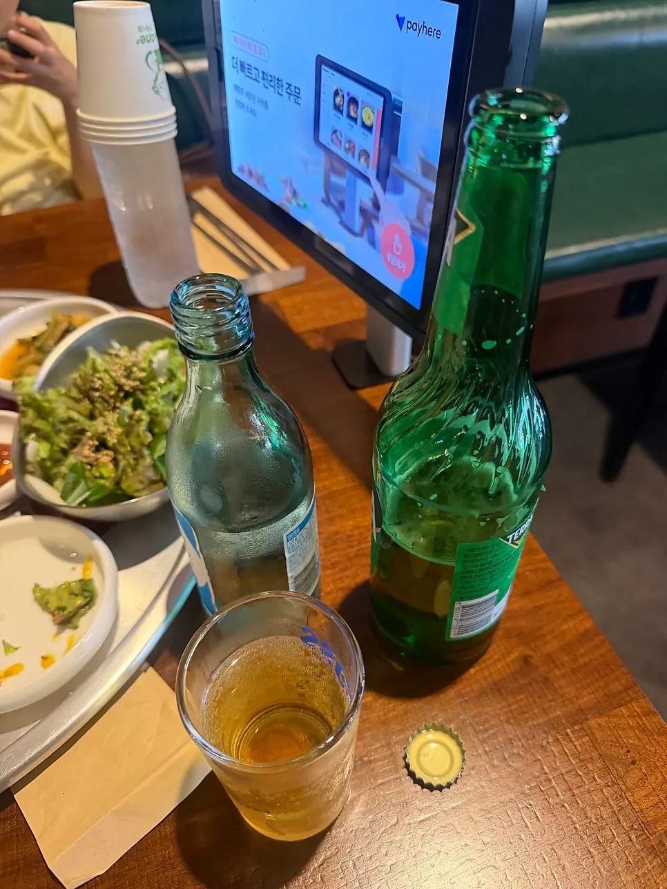 친구들과 고기 식사 관련 사진
