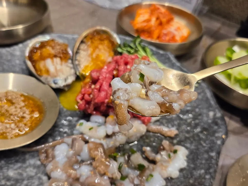 Yukhoe tangtang with a crisp, chewy texture
