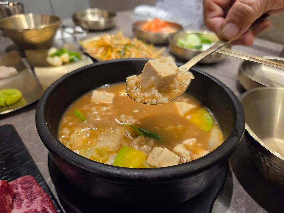 Hanwoo assortment and side dishes shared together