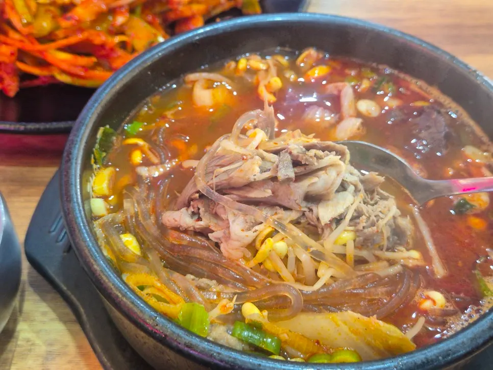 Basic haejangguk with blood curd and meat