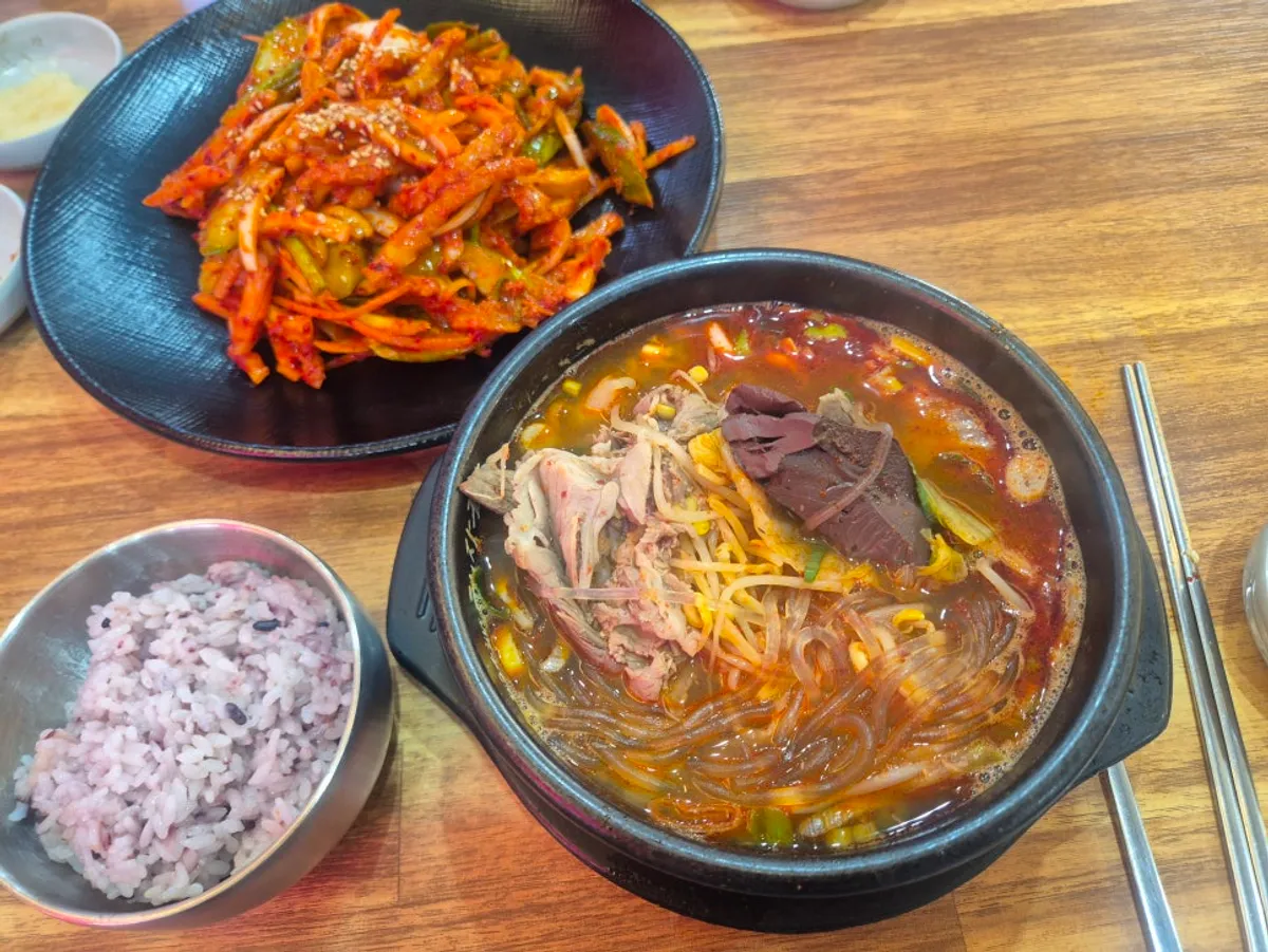 Glass noodles soaked in spicy broth