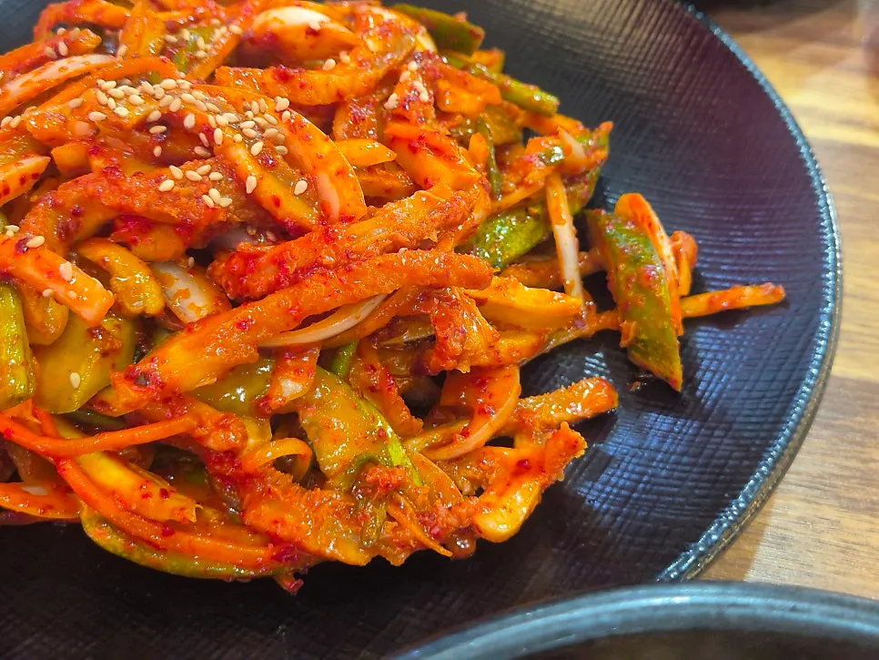 Seasoned tripe salad with vegetables