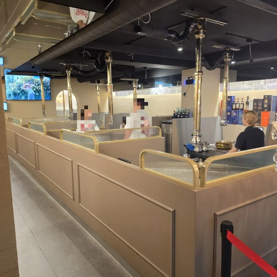 Tables and private rooms at Yeongpo Hwa-ro Ingye Branch