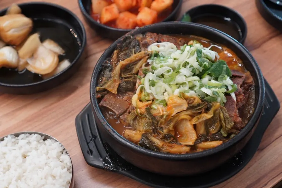 A bowl of gopchang seonji haejangguk