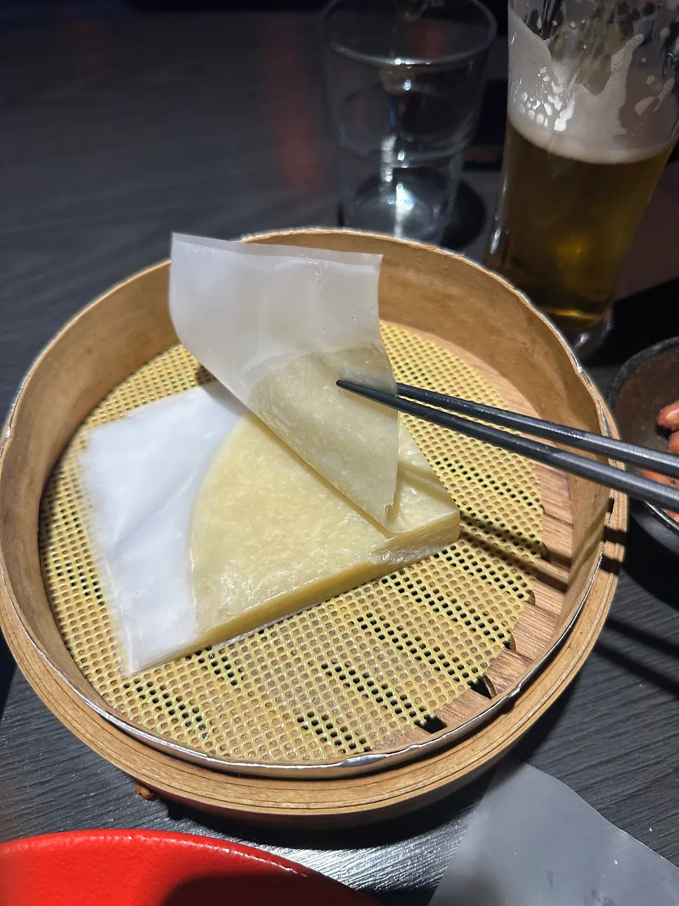 설탕에 찍어 먹는 북경오리 껍질