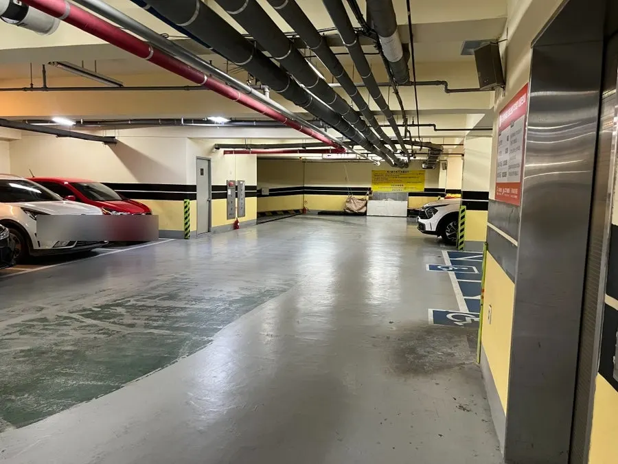 Basement parking spaces and free parking information