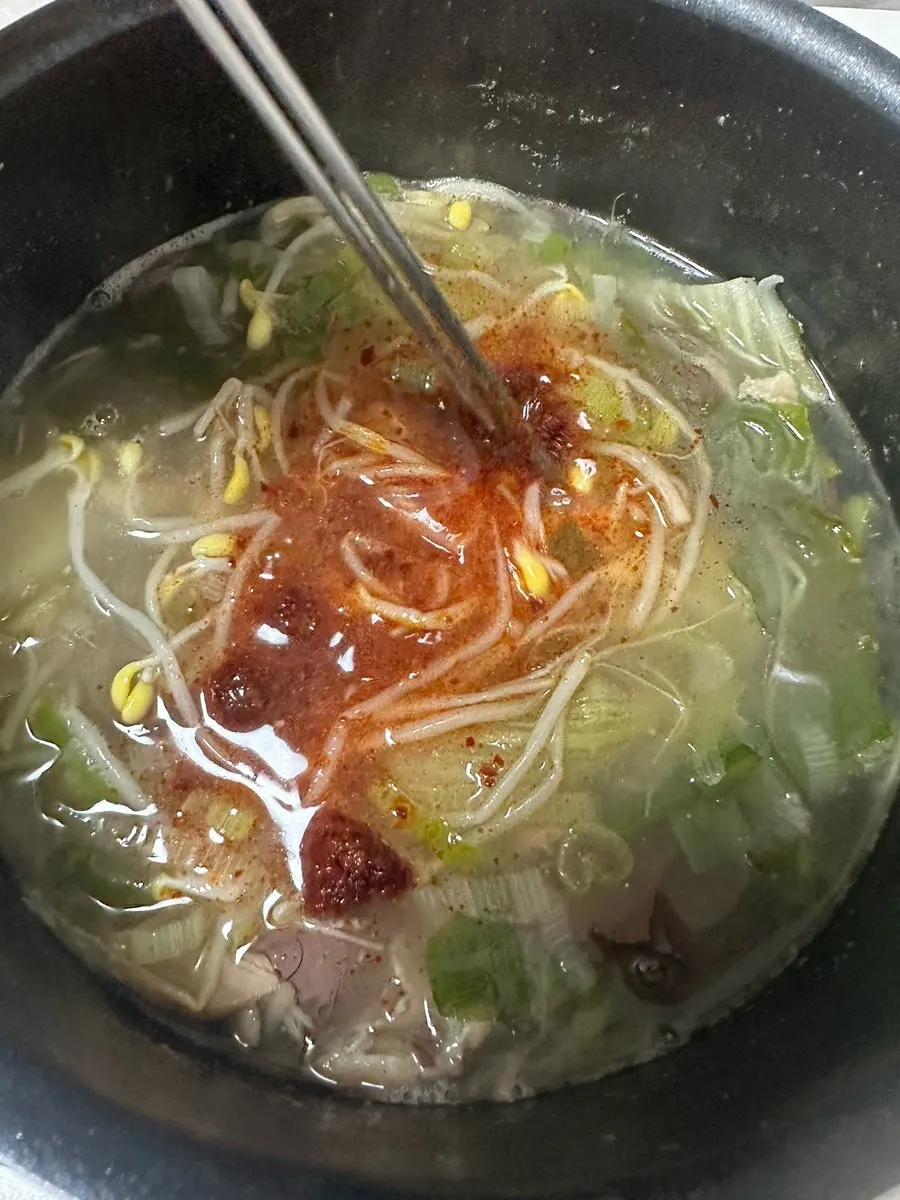 Hangover soup boiled with glass noodles