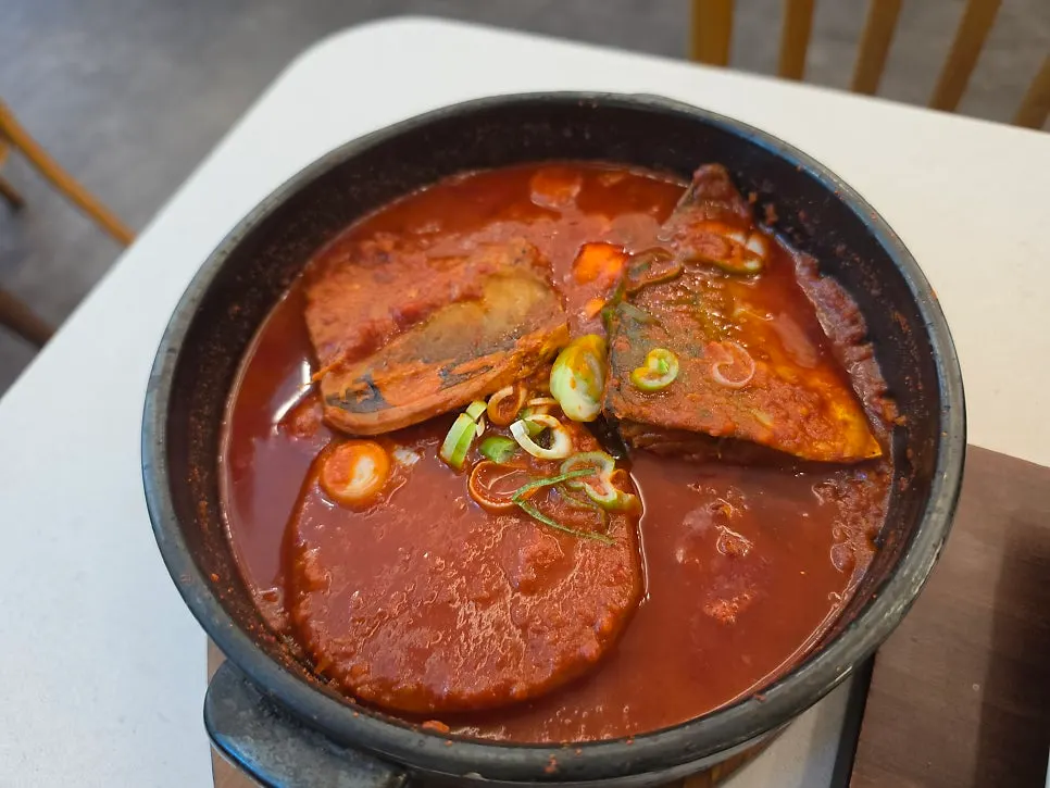 보양2인 세트에 함께 나온 고등어조림