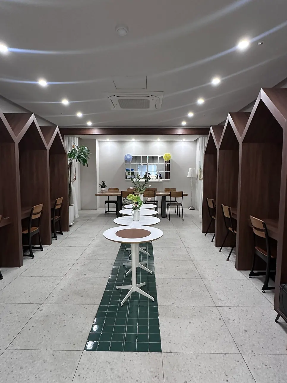 카페 안쪽 스터디 공간