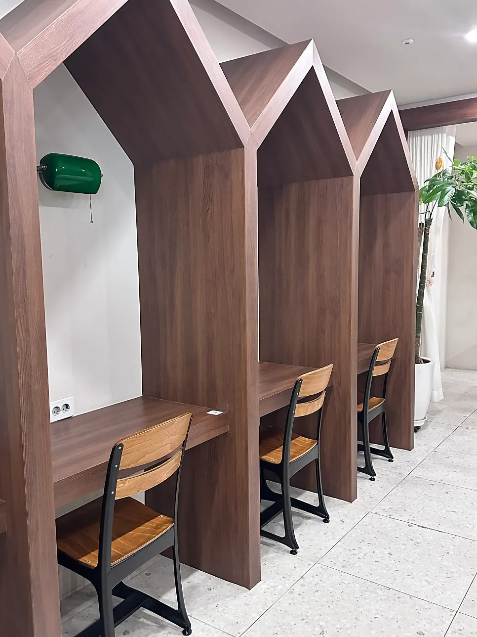 카페 안쪽 단체 예약 공간