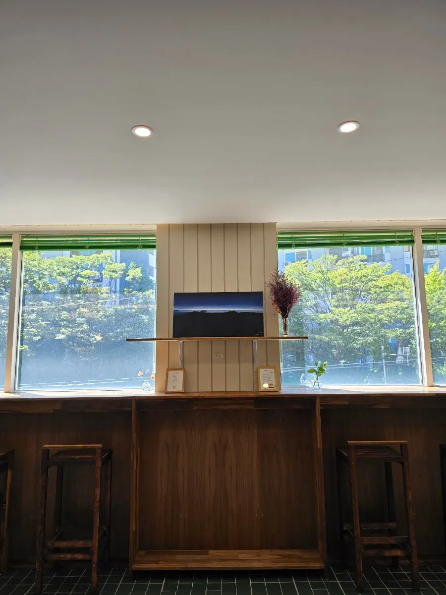 Window seat on the 2nd floor overlooking street trees