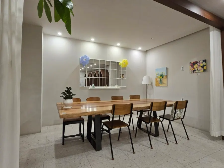 Large table area also available for group bookings