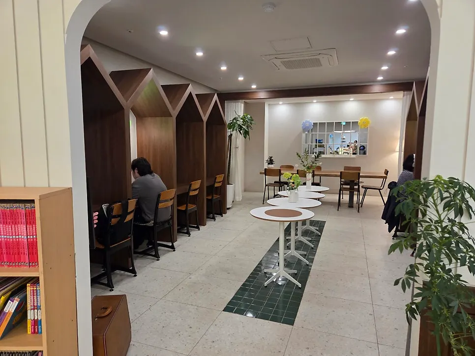 Study seating area toward the back of Café Meomureum