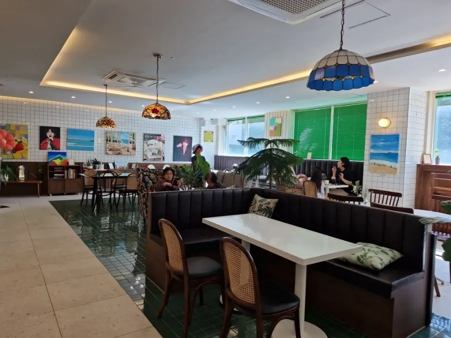 Café space for young visitors