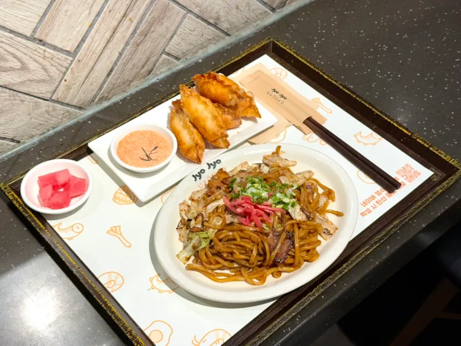 Basic Yakisoba and Mentaiko Gyoza set