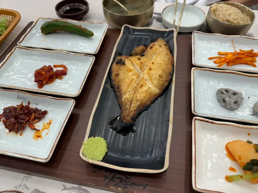 화덕에 구운 가자미구이 정식 상차림