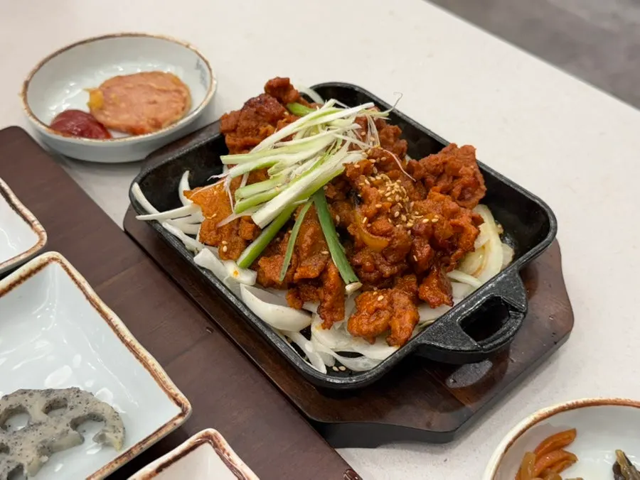 식사 후 마신 매실차 한 잔