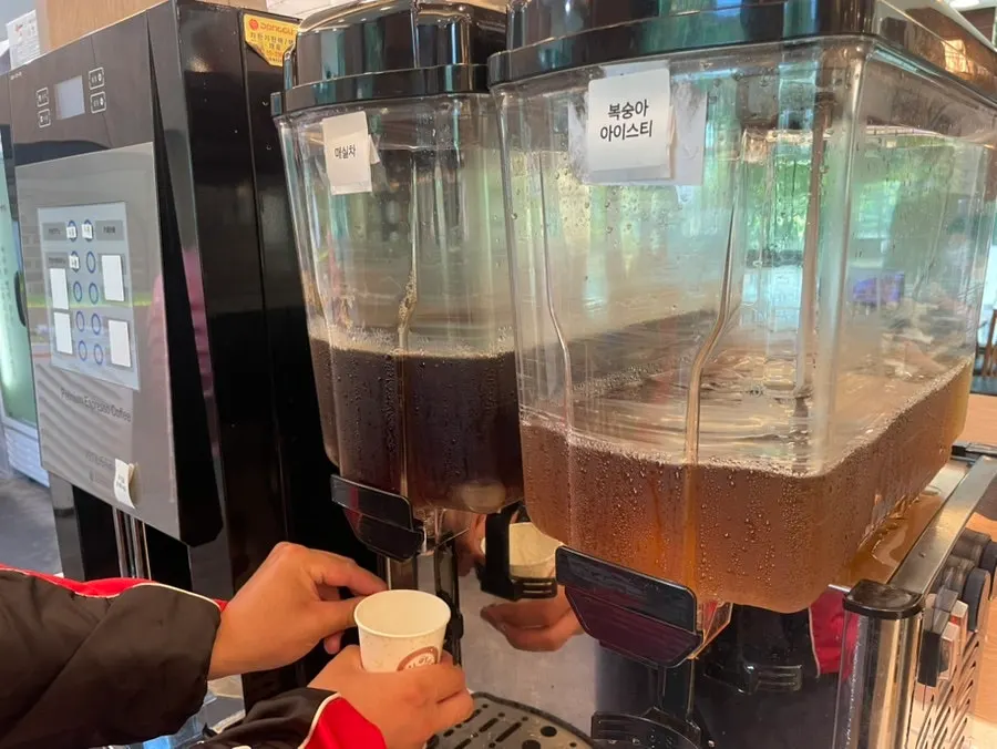 Sesame oil and perilla oil on the self-serve bar