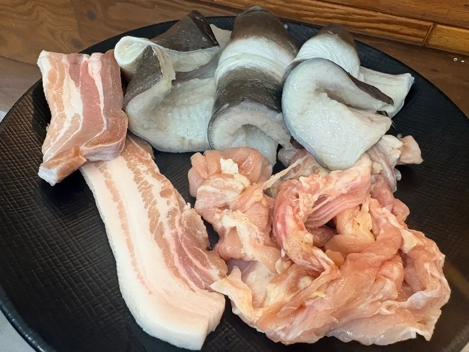 広くてこざっぱりしたソンニムポクチャンオの店内席