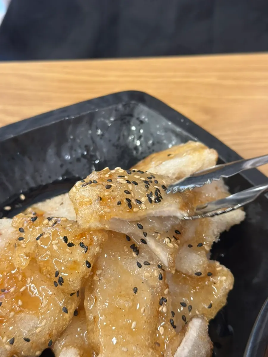 Guobaorou with sweet-and-sour sauce