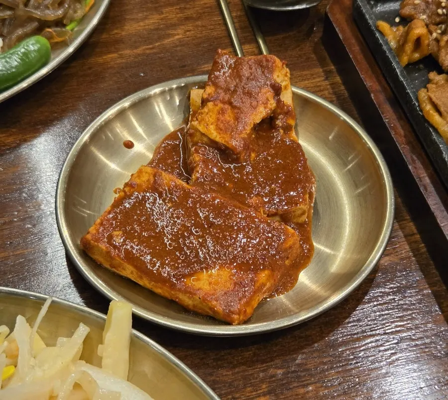 おかずをたっぷり盛ったビビンバ一式