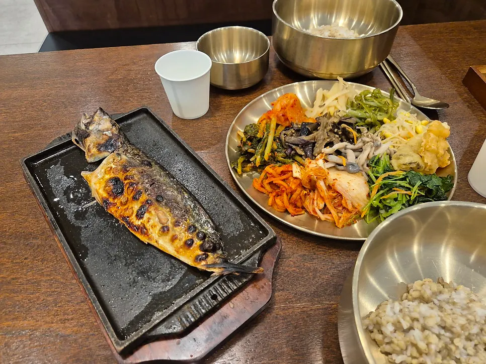 Grilled mackerel dish at Boriook Main Branch
