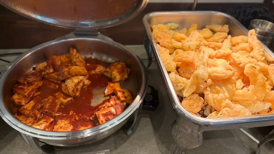Namul and side dishes on the self-serve bar