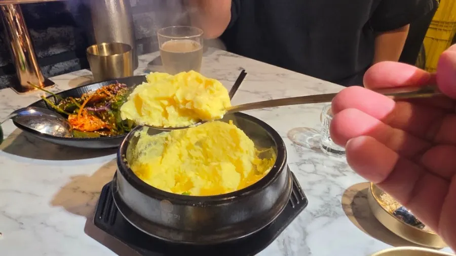 Olheun Gogi's steamed egg