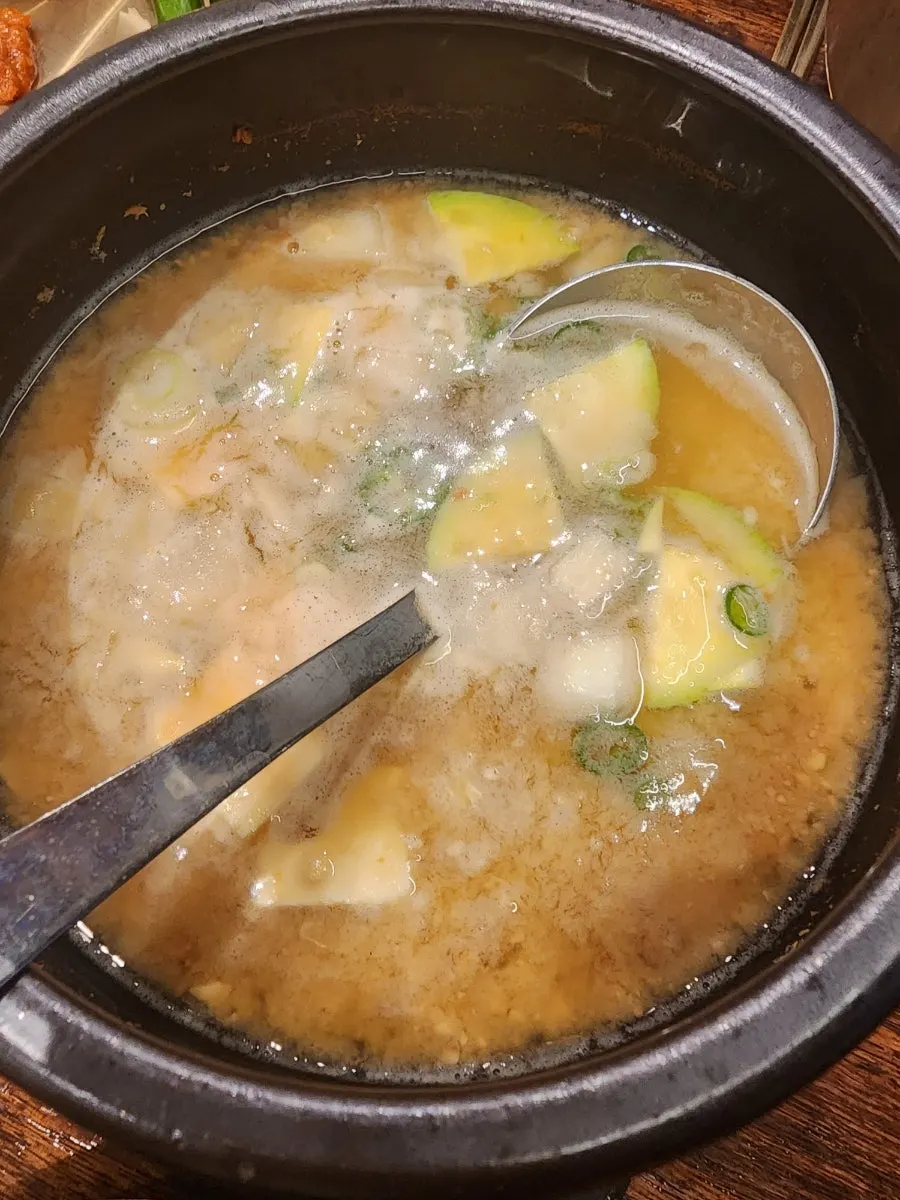보리밥과 된장찌개 기본 상차림