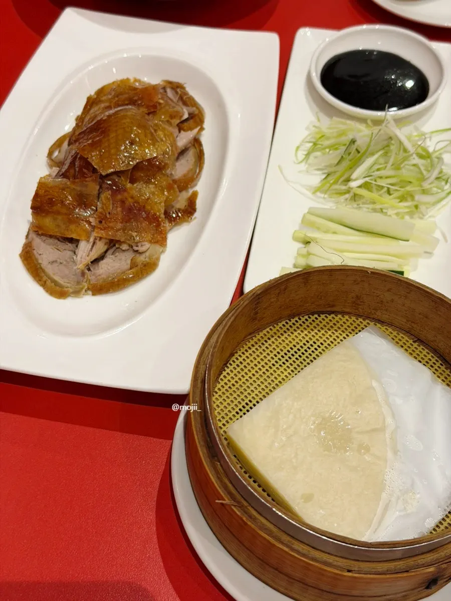 Mirim Yangjang Peking duck eaten with thin pancakes