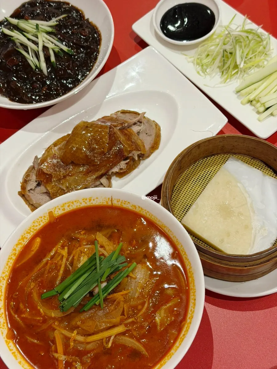 Mirim Yangjang Peking duck set with meal dishes