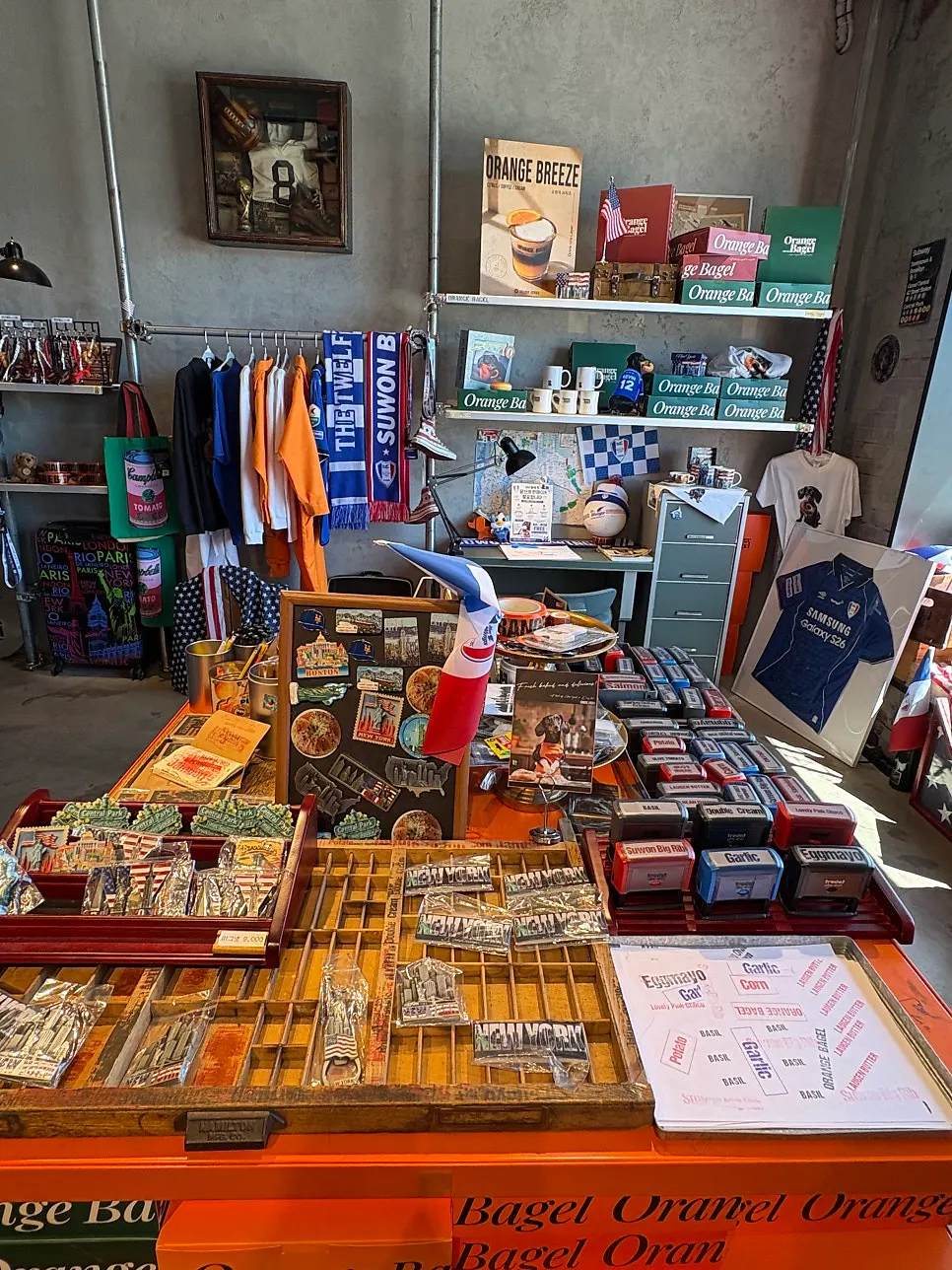 First floor goods browsing corner