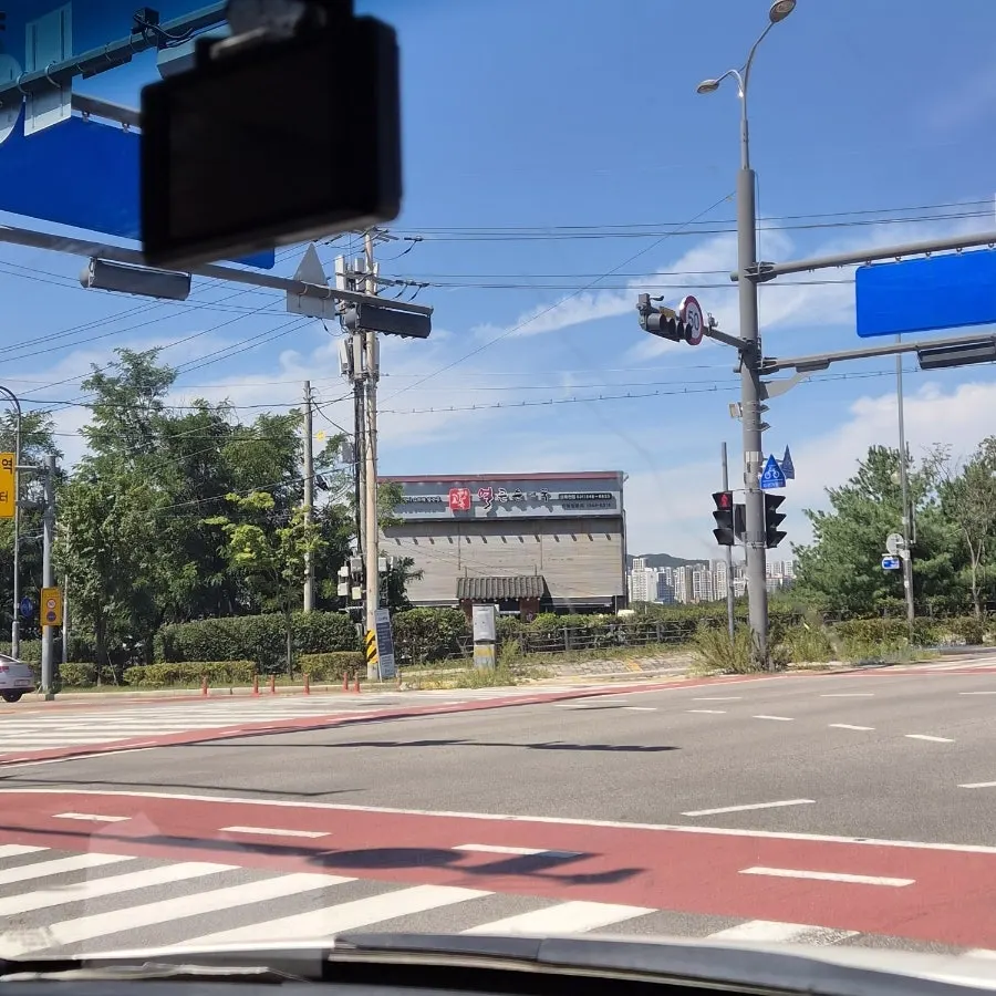 사거리 인근 고향옥 매장 외관