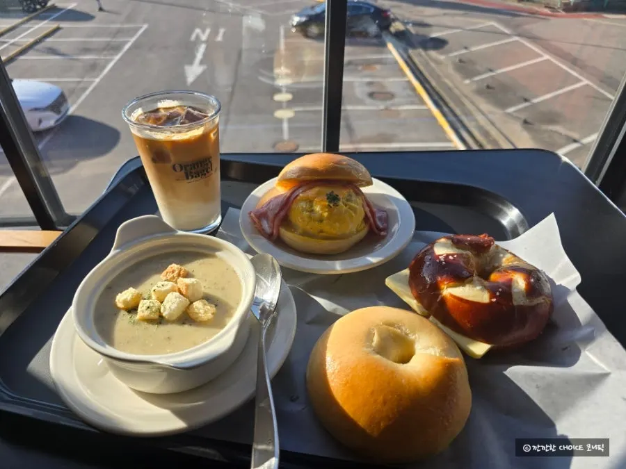 Mushroom soup and iced café latte