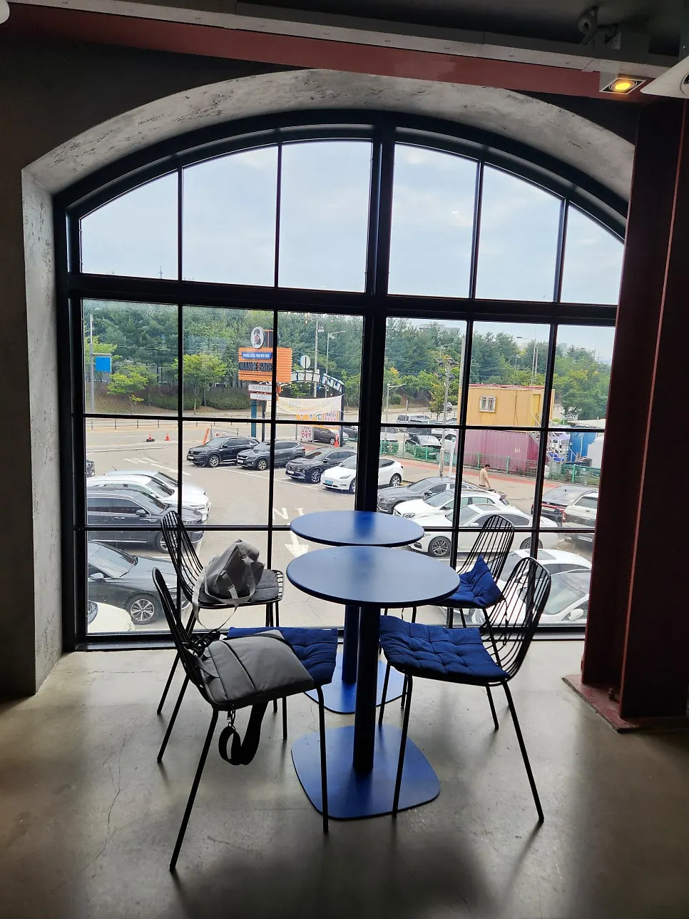 Vertical photo of the ordering area at Orange Bagel