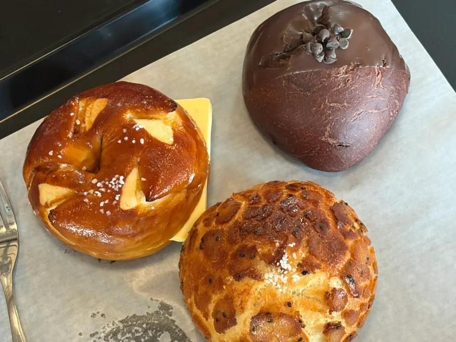 Light and nutty rice crackseo bagel