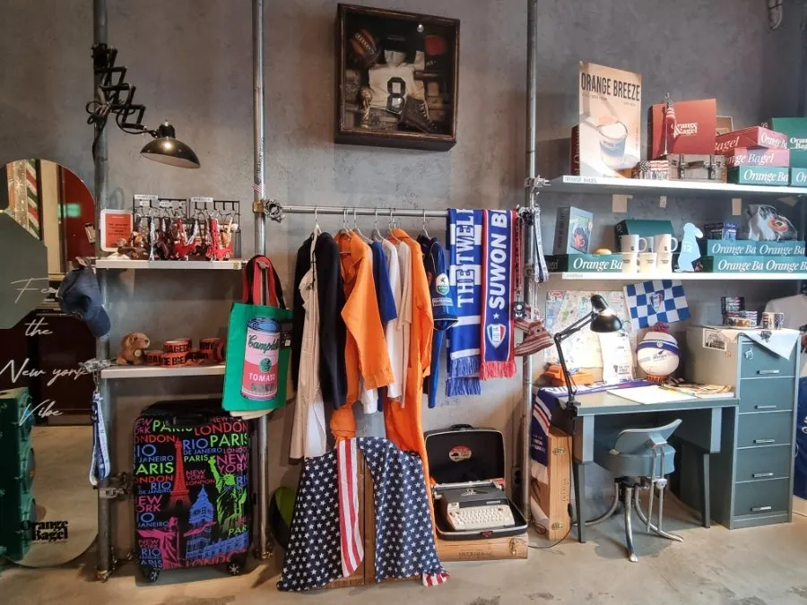 First-floor interior with an American bagel shop feel
